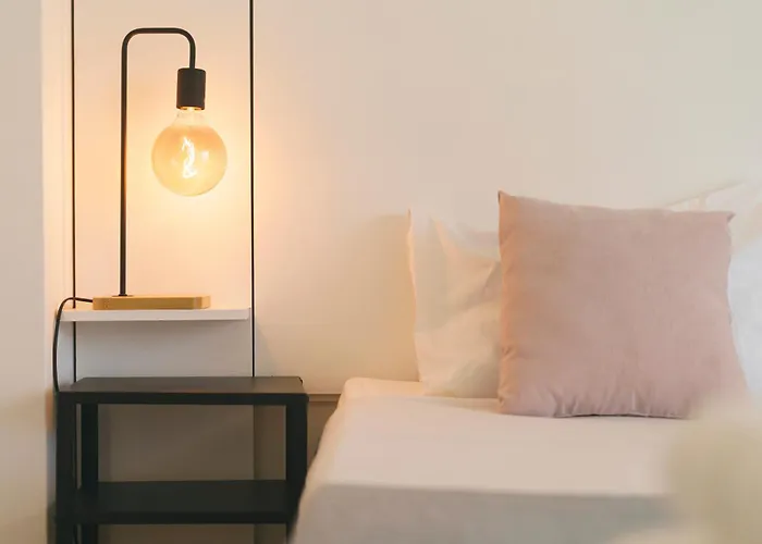 01 - Pearl * Peniche