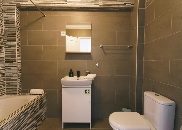 01 - Pearl Apartment