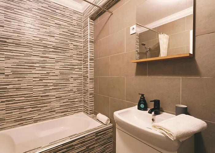 01 - Pearl * Peniche